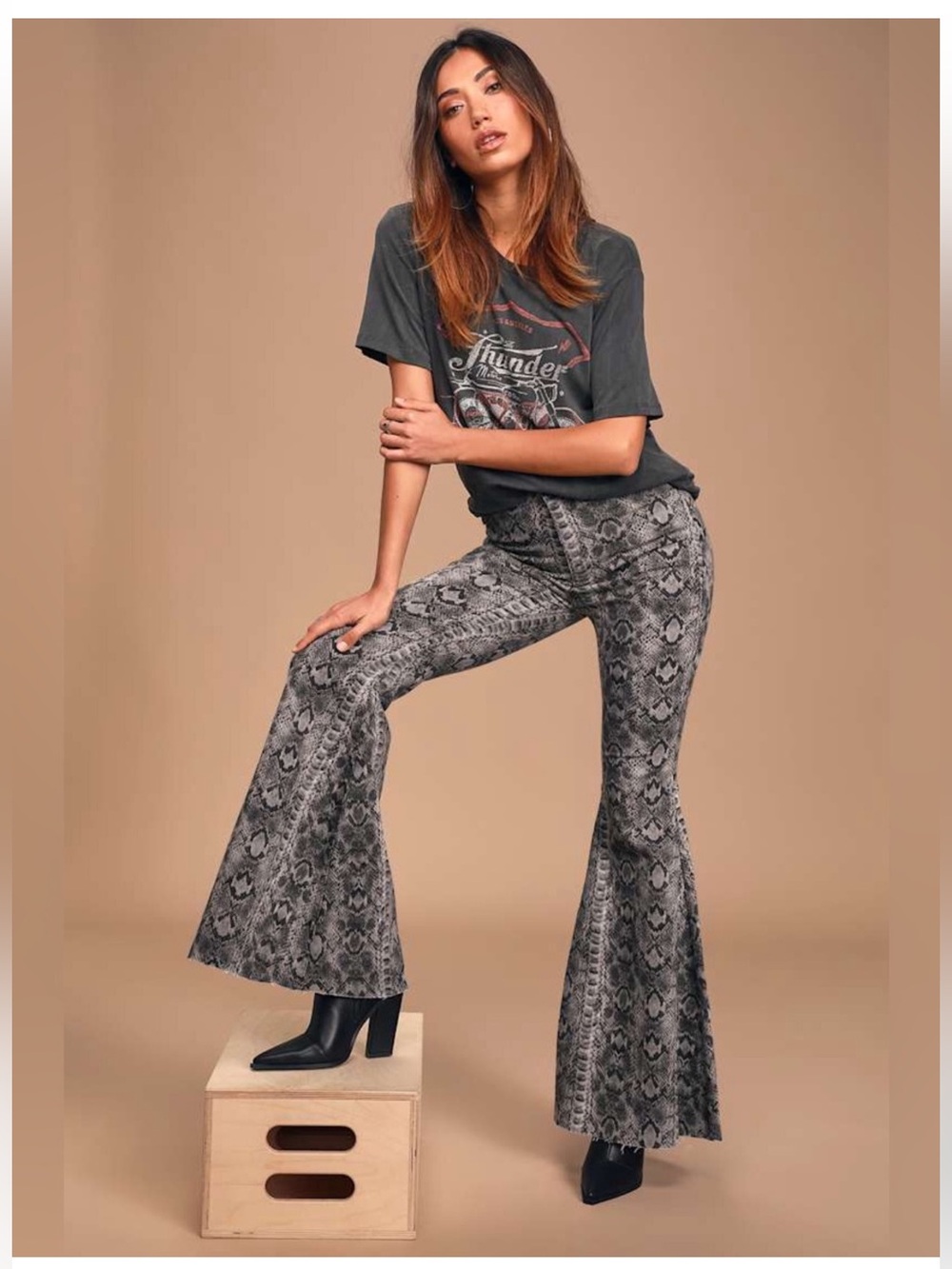 We The Free Just Float On Flare Snake Print Jeans - Picture 3 of 11